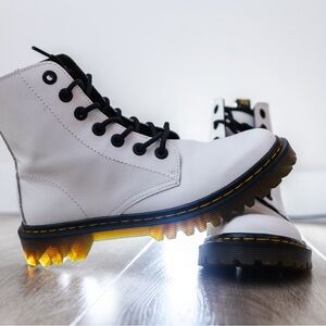 Dr. Martens Luana White Leather Boots Women’s Size 7